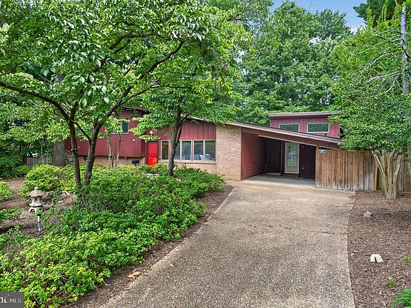 2nd image of 6018 Ridge View Dr