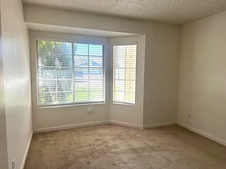 2051 Candice Ave — Photo 8