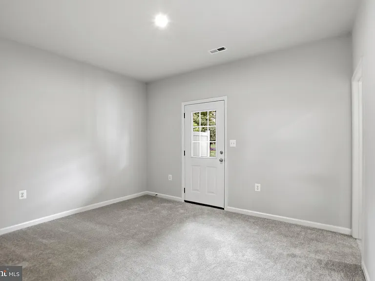 241 Monteith Dr — Photo 4