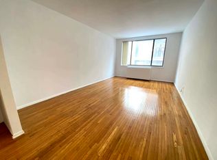 221 E 21st St #D2, New York, NY 10010