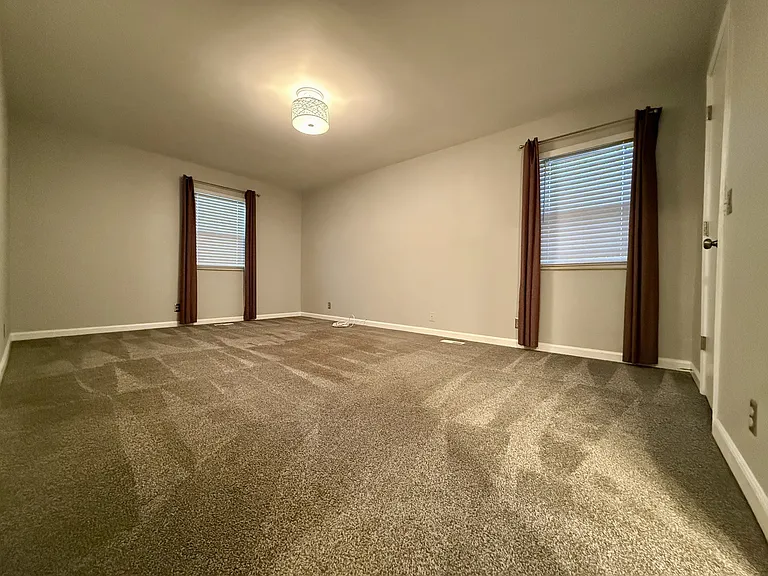 5801 Labrador Ln — Photo 19