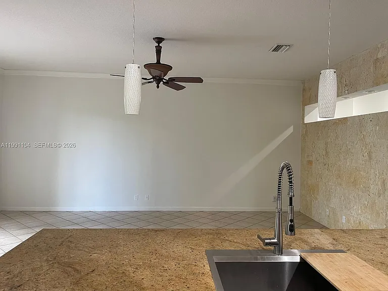 1137 Croton Ct — Photo 13