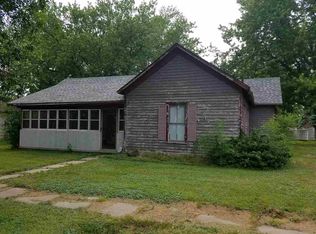400 S Alexander Ave, Clay Center, NE 68933