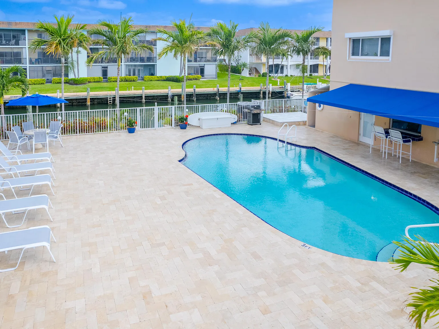 2 bed, 1.0 bath, 880 sqft, $2,150 — Photo 2