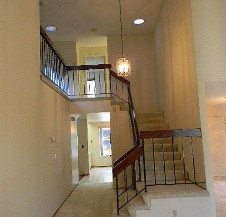 3rd image of 7020 Burnside Dr