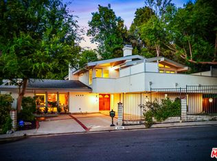 4460 La Barca Dr, Tarzana, CA 91356