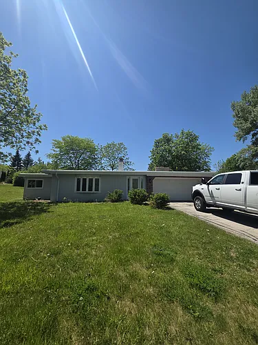11505 N River Rd Photo 1