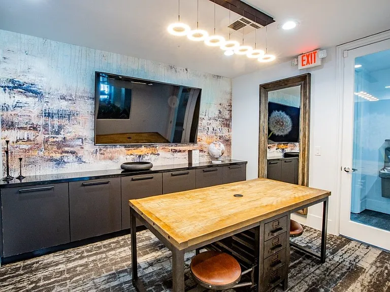 Colton Apartments — Photo 12