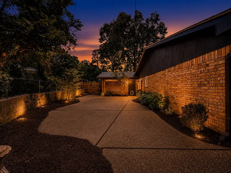 2243 N Hummingbird Ln — Photo 30