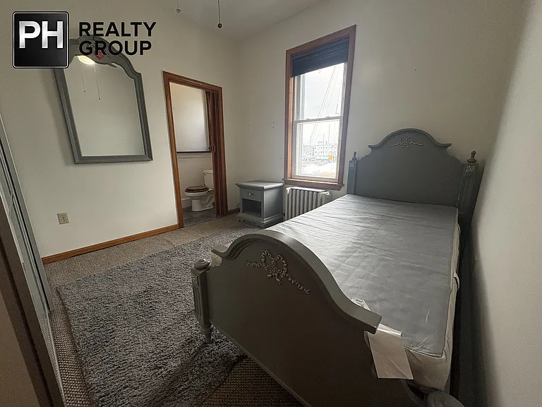 573 Shirley St #2 — Photo 10