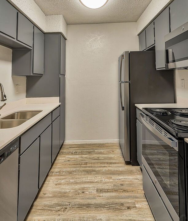 1st image of 504 S Van Buren St #2B-2Ba-983Sqft