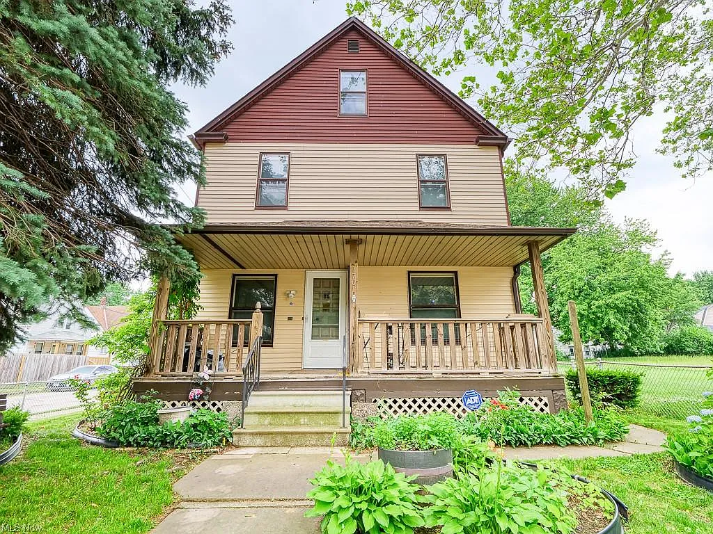 1701 Denison Ave photo 1
