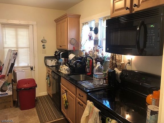 2nd image of 25 W End Ave