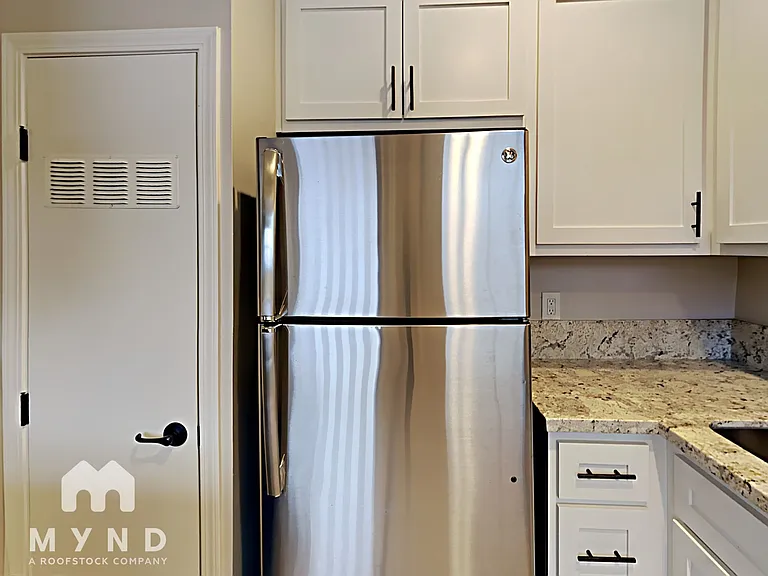 821 14th St #B — Photo 13