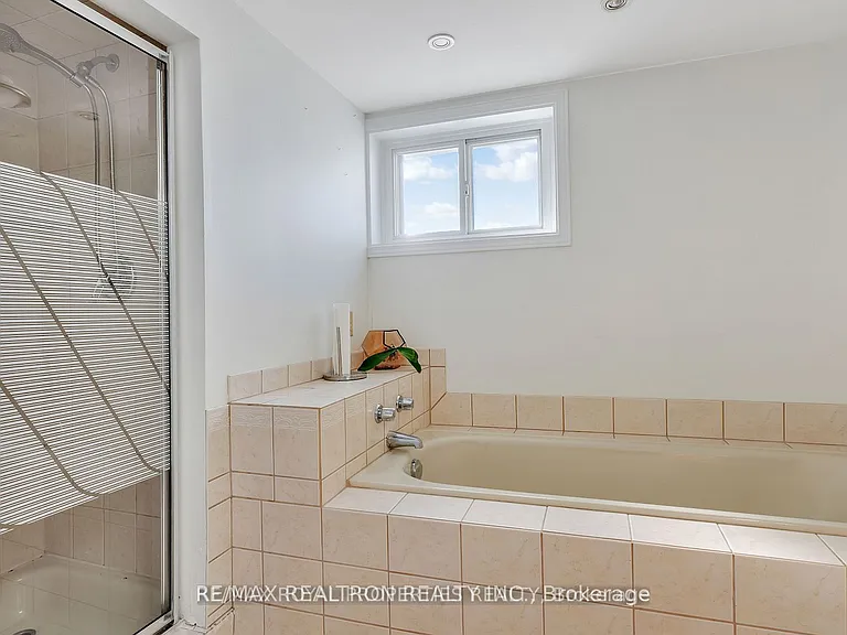 79 Kencliff Cres — Photo 15