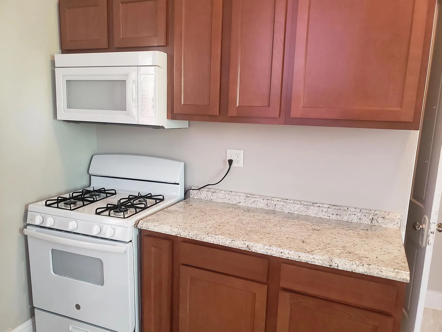 3218 Bishop Street — Photo 2
