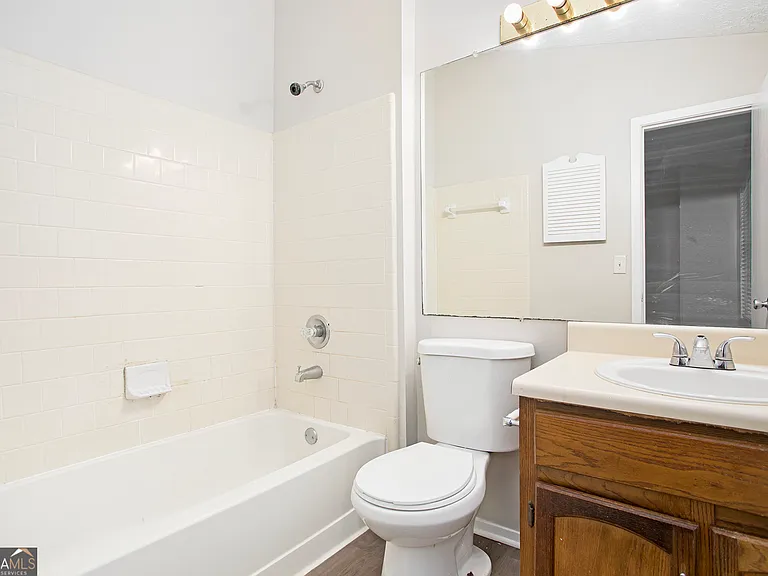 5731 Wells Cir — Photo 10