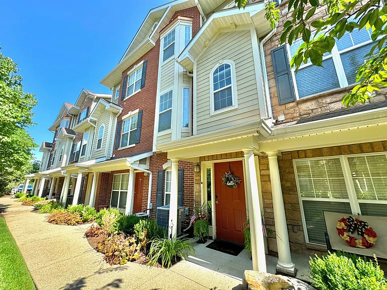 2638 McKnight Crossing Ct #2638 — Photo 1