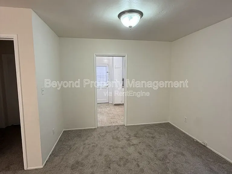 4439 Menlo Ave — Photo 11