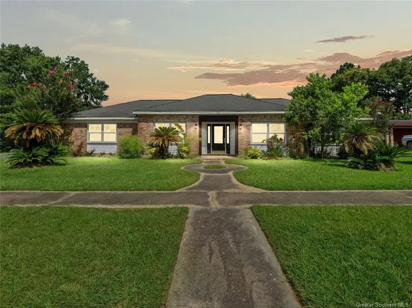 2201 Woodlawn St, Deridder, LA 70634
