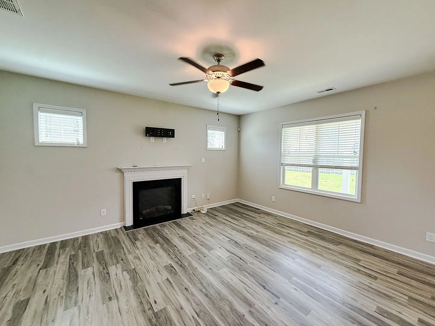 147 Stafford Ave — Photo 3