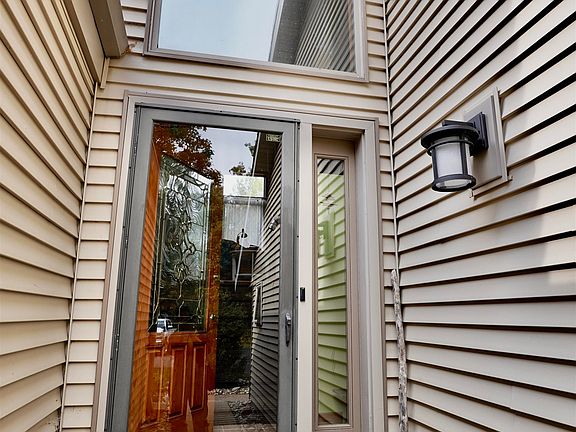 3rd image of 1711 Archer Ln Unit 2