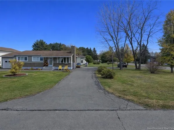1007 Principale St, Edmundston, NB E7C 1L7