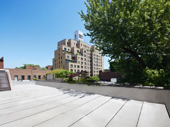 205 West Houston Street image 9 of 9