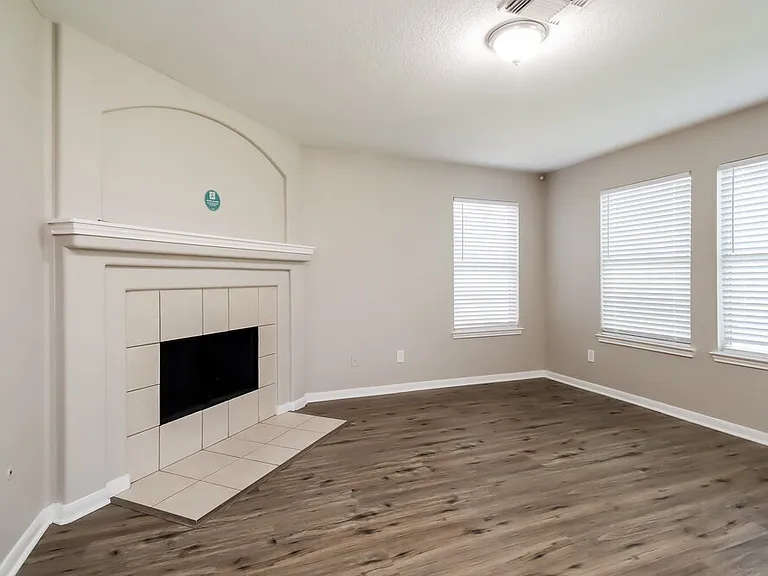 14635 Lothbury Dr — Photo 4