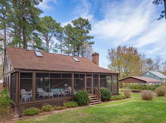 3rd image of 256 Berryville Shores Dr