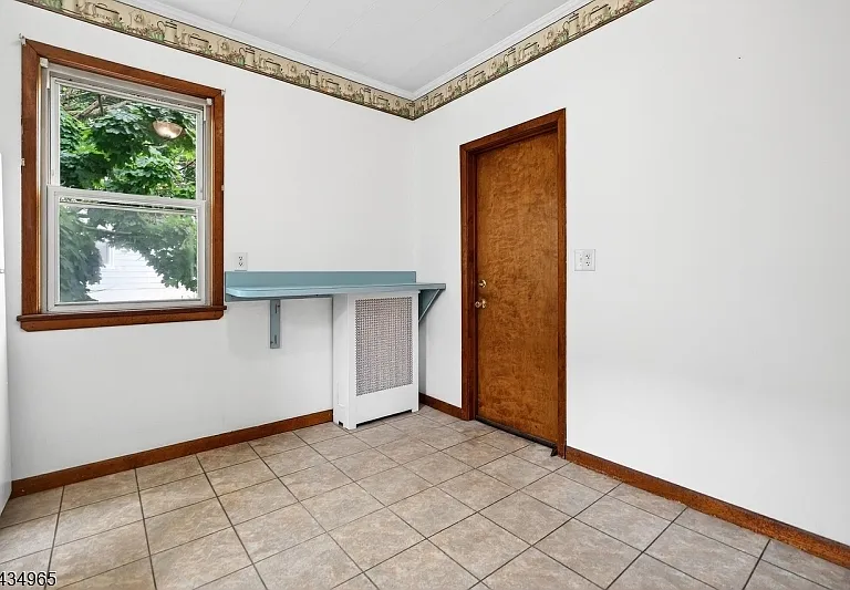 319 Paterson Ave — Photo 11