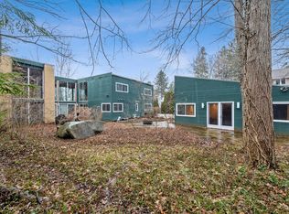 15157 Lakeshore Rd, Union Pier, MI 49116