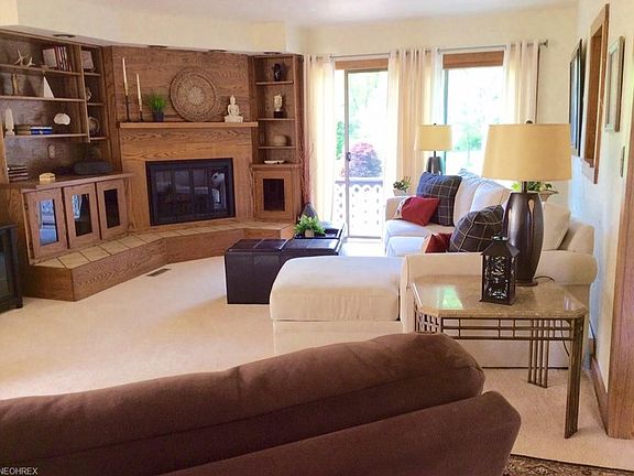 4th image of 551 Evergreen Dr