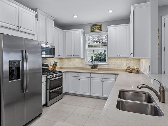 5th image of 8025 Calle Canovas Ct