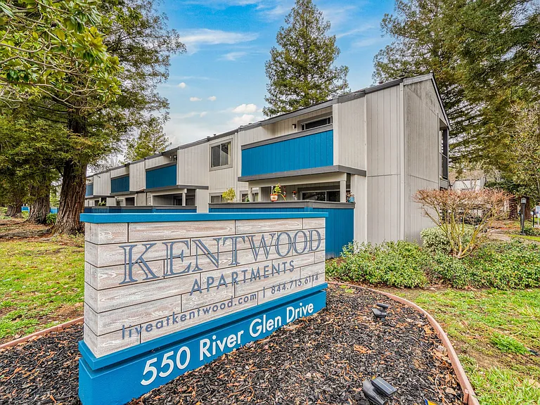 Kentwood Apartments — Photo 50