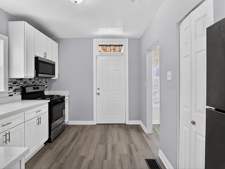7847 S Bennett Ave #1 — Photo 16