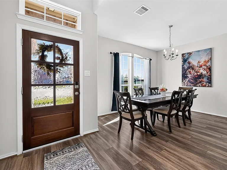 1601 Darwin Cedar Dr — Photo 5