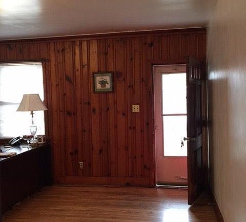 BIG ROOMS with hardwood floors