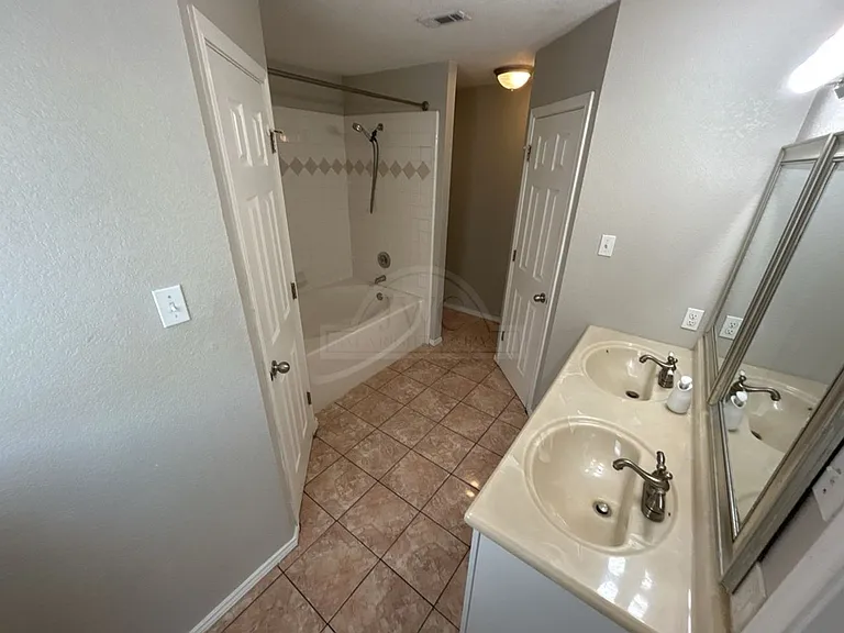 4507 Lonesome Dove Dr — Photo 17
