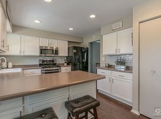 1081 Buckskin Ln, Carol Stream, IL 60188