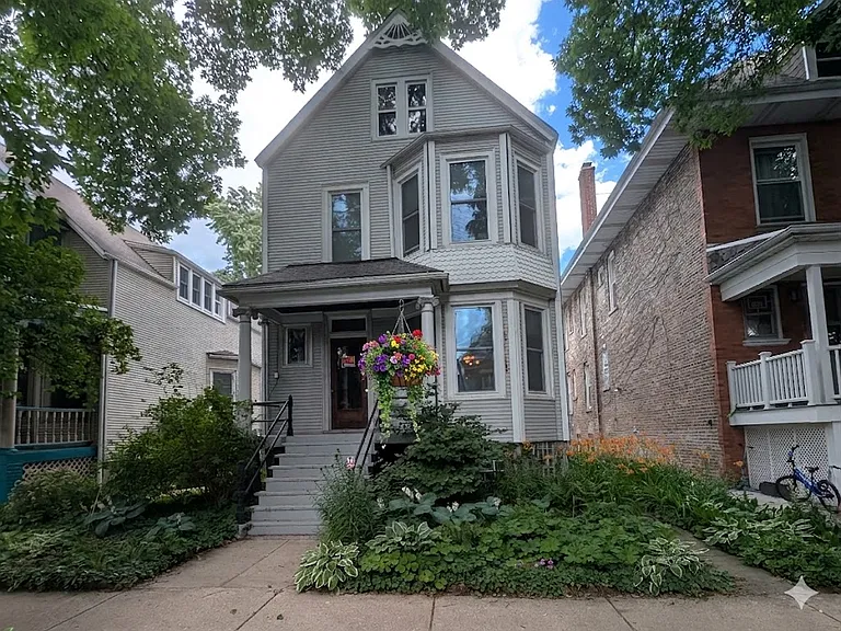 3939 N Seeley Ave #1 — Photo 1