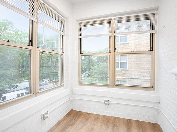 4th image of 1649 W Chase Ave APT 1