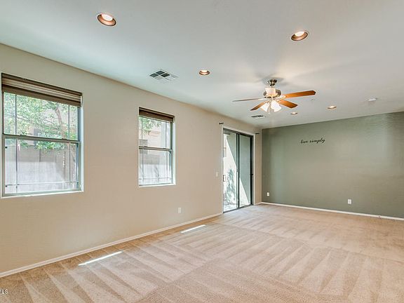 4th image of 3027 E Dunbar Dr