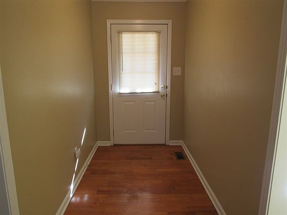 5th image of 756 Hart Dr