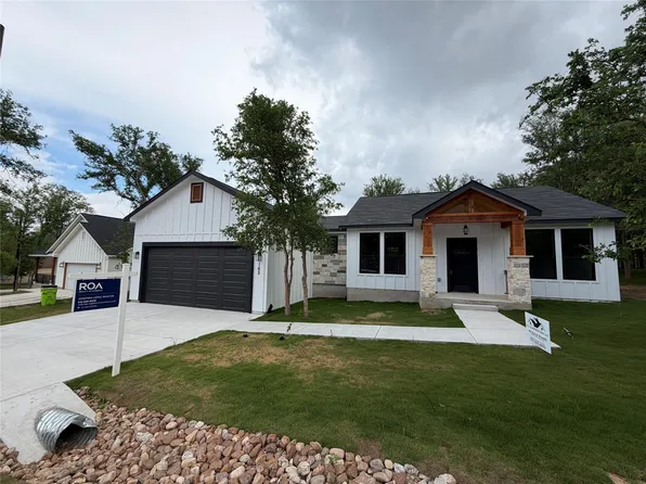 165 Nuuanu Ln, Bastrop, TX 78602