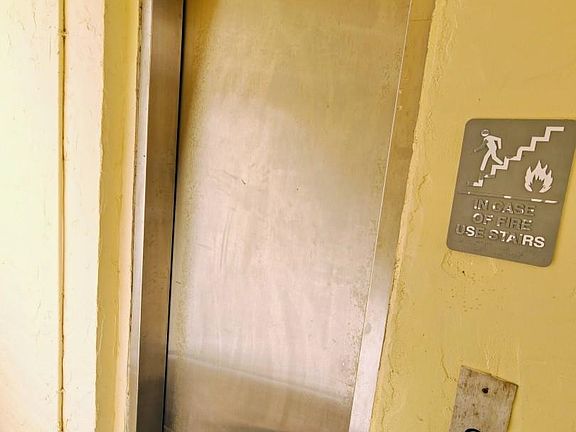 3rd image of 36 Sea Breeze Dr APT 6
