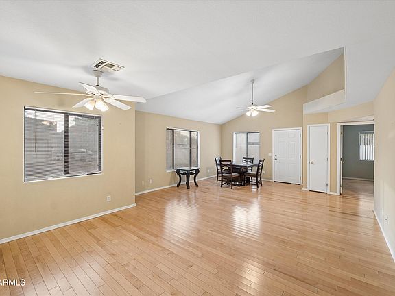 2nd image of 4742 W TOWNLEY Avenue