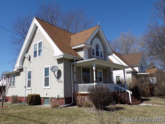 3rd image of 484 Maple Ave