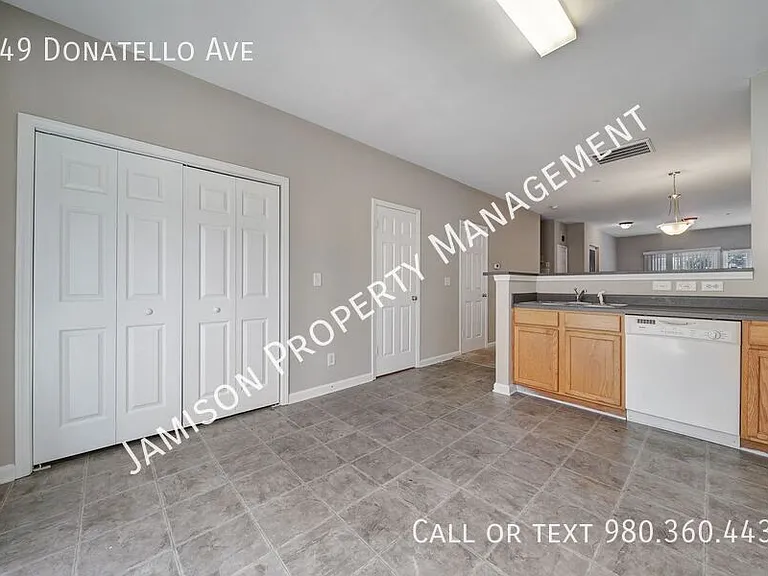 549 Donatello Ave — Photo 11