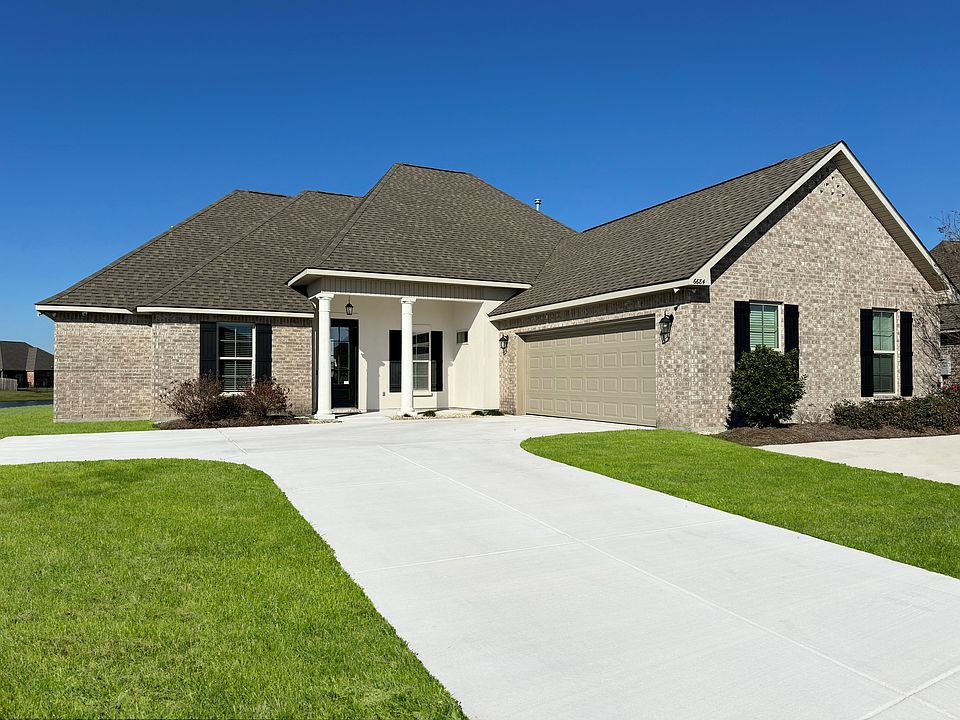 Front of Model Home- DSLD Homes - Addis